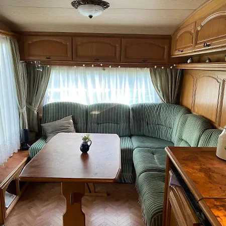 Lille Campingvogn Med Fortelt Campingplatz Gråsten